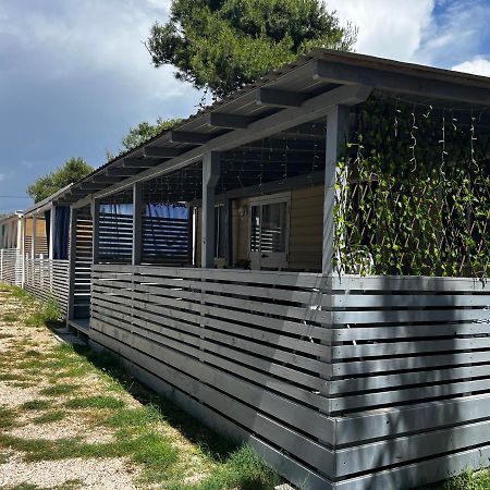 Dalmacia Mobile Homes And Caravans At The Beach Privlaka  Bagian luar foto