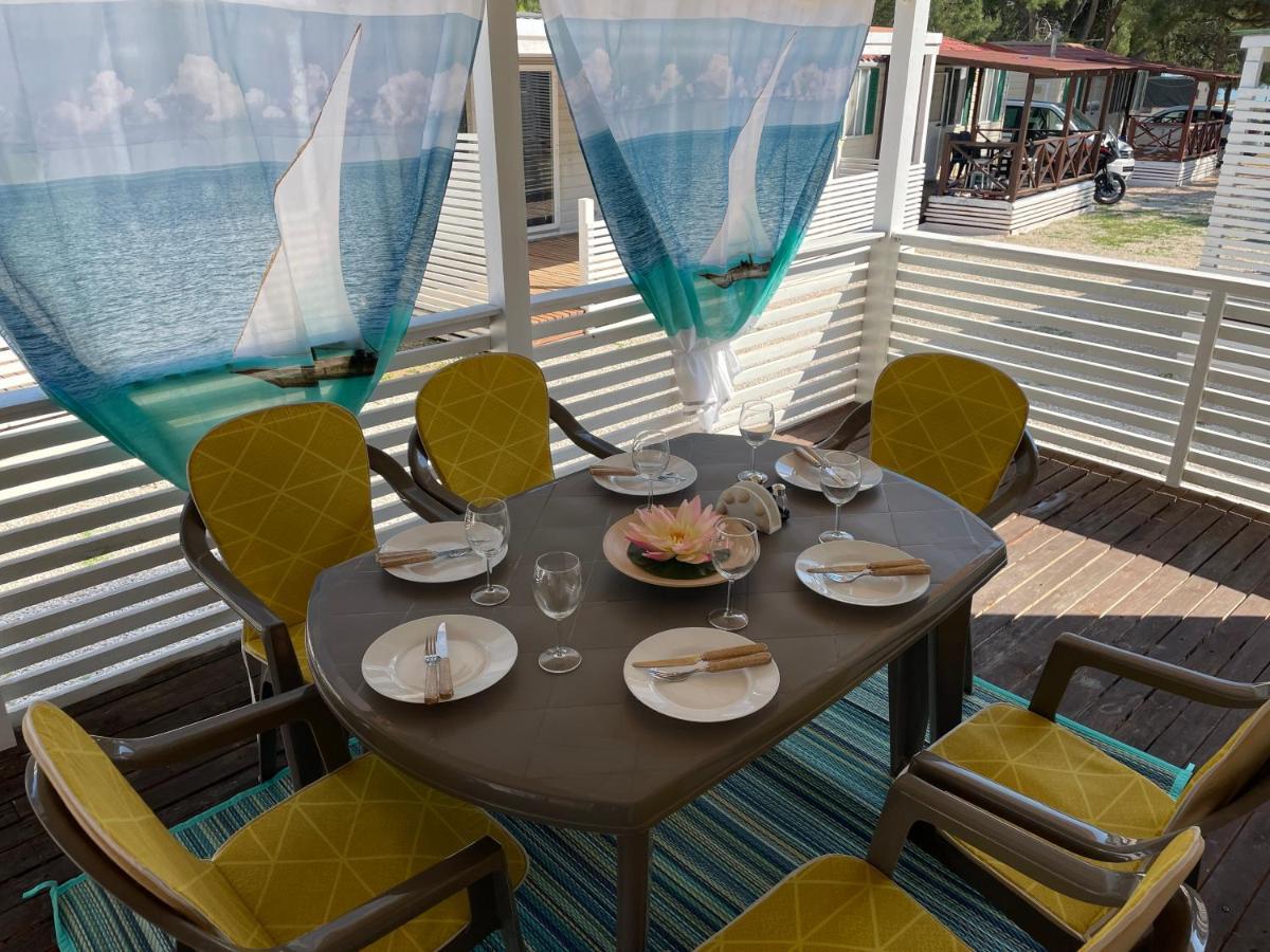 Dalmacia Mobile Homes And Caravans At The Beach Privlaka  Bagian luar foto