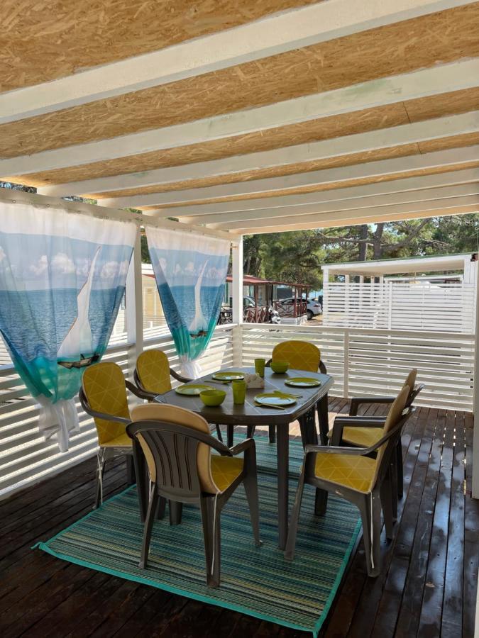 Dalmacia Mobile Homes And Caravans At The Beach Privlaka  Bagian luar foto