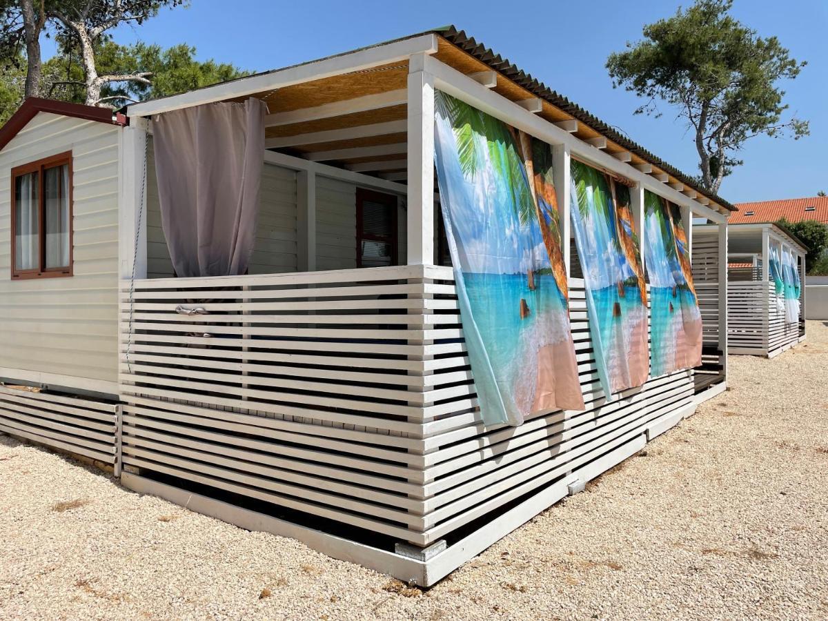 Dalmacia Mobile Homes And Caravans At The Beach Privlaka  Bagian luar foto