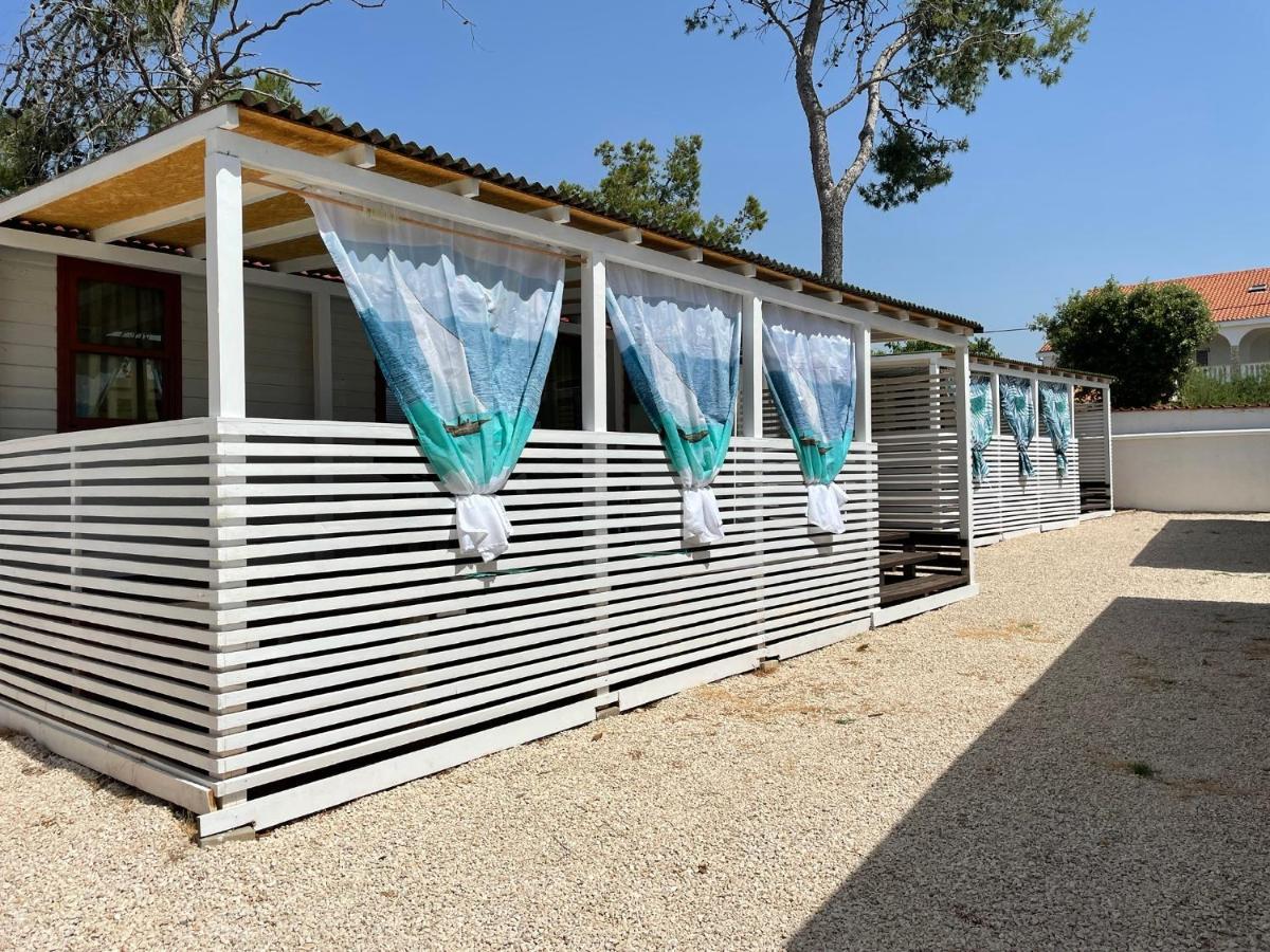 Dalmacia Mobile Homes And Caravans At The Beach Privlaka  Bagian luar foto
