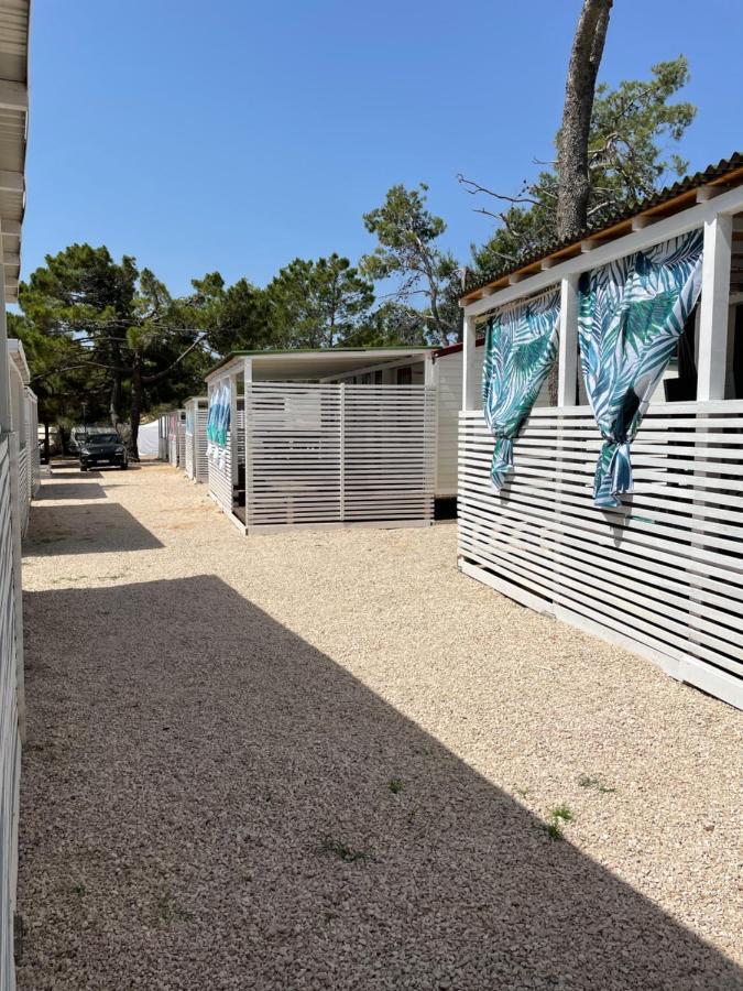 Dalmacia Mobile Homes And Caravans At The Beach Privlaka  Bagian luar foto