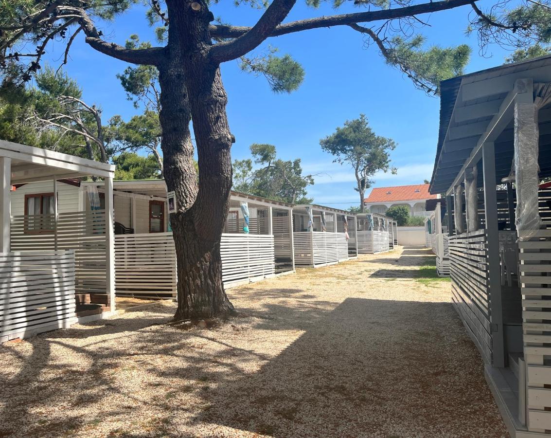 Dalmacia Mobile Homes And Caravans At The Beach Privlaka  Bagian luar foto