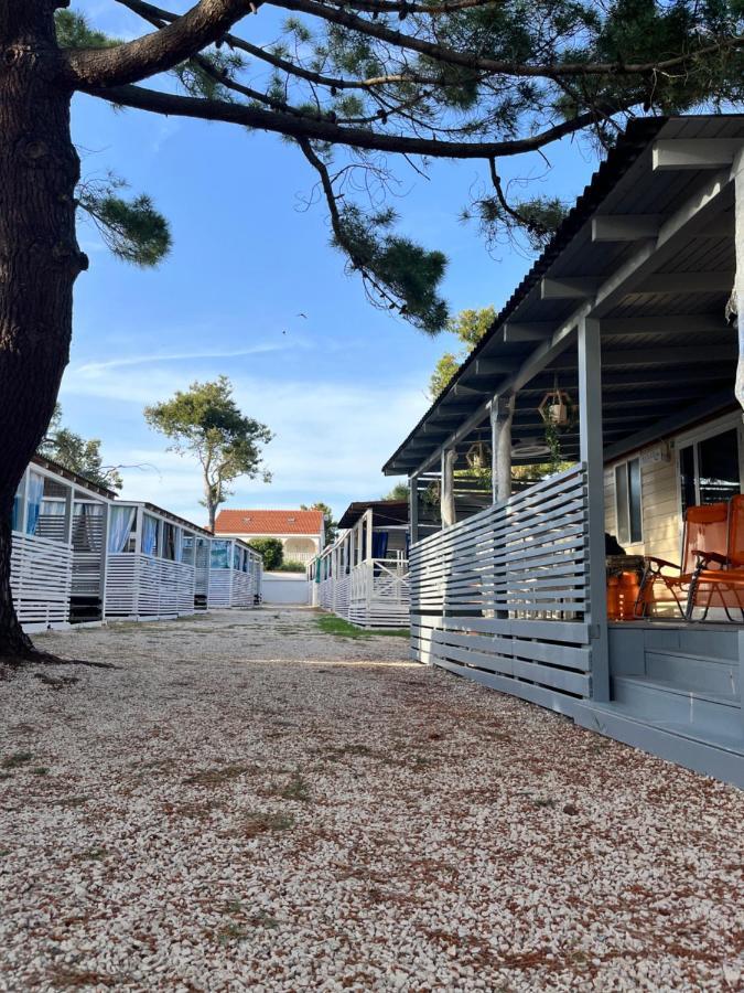 Dalmacia Mobile Homes And Caravans At The Beach Privlaka  Bagian luar foto