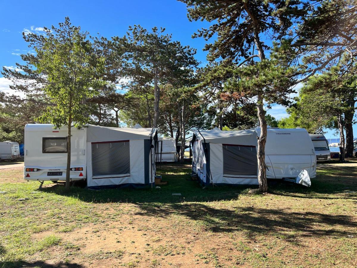 Dalmacia Mobile Homes And Caravans At The Beach Privlaka  Bagian luar foto