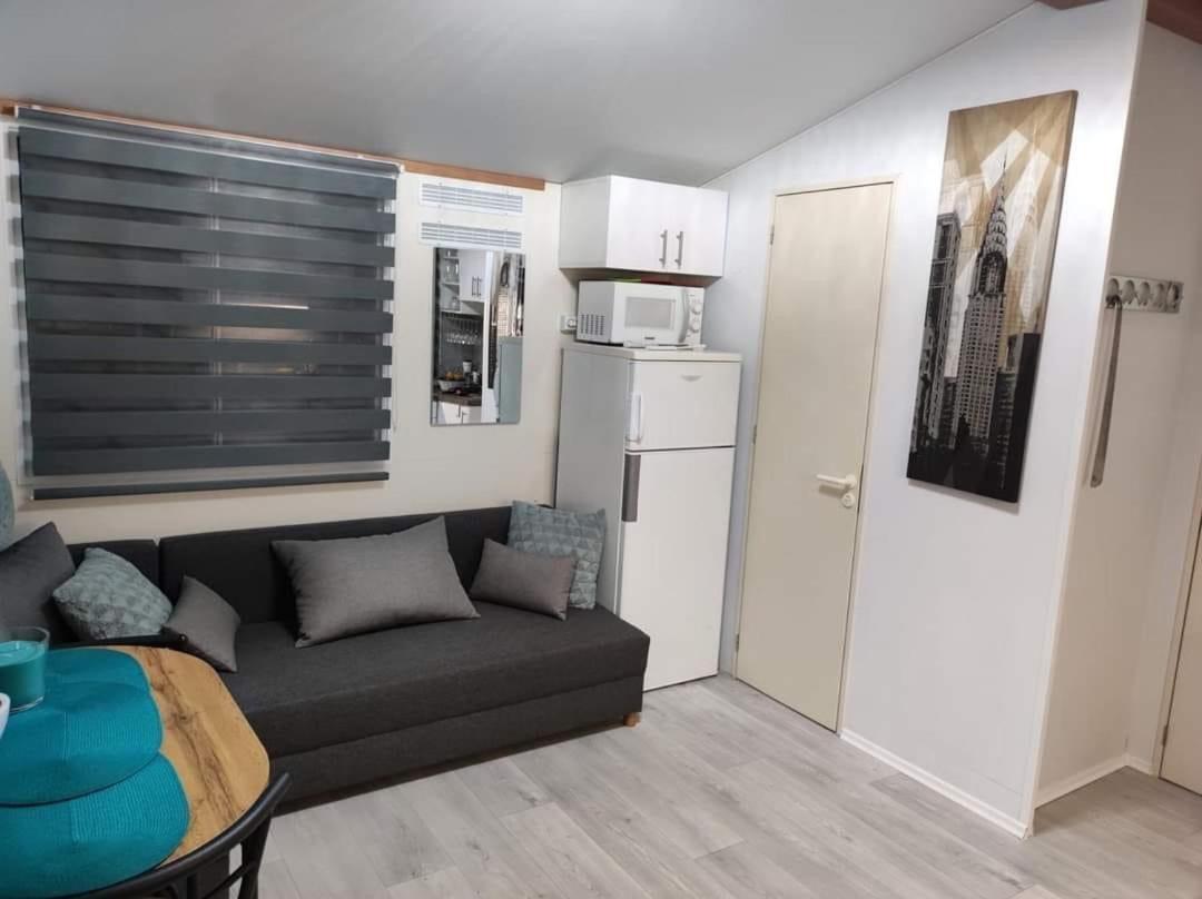 Dalmacia Mobile Homes And Caravans At The Beach Privlaka  Bagian luar foto
