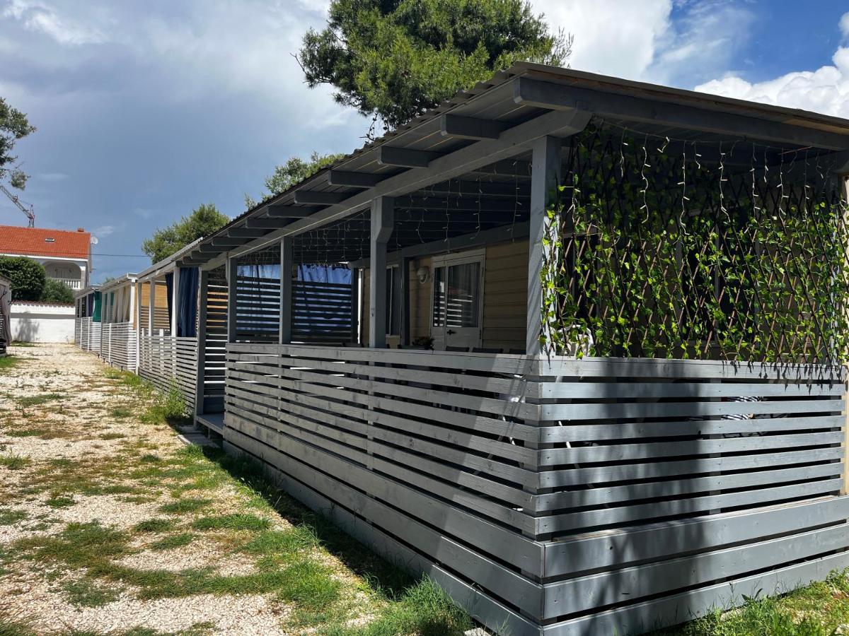 Dalmacia Mobile Homes And Caravans At The Beach Privlaka  Bagian luar foto